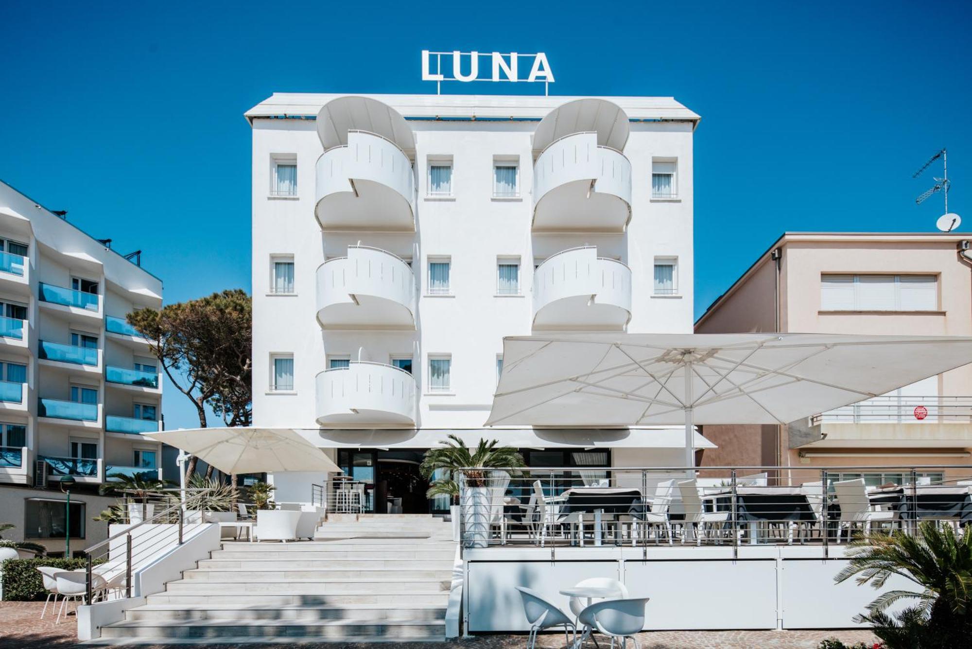 Hotel Luna Centrale Lignano Sabbiadoro Kültér fotó