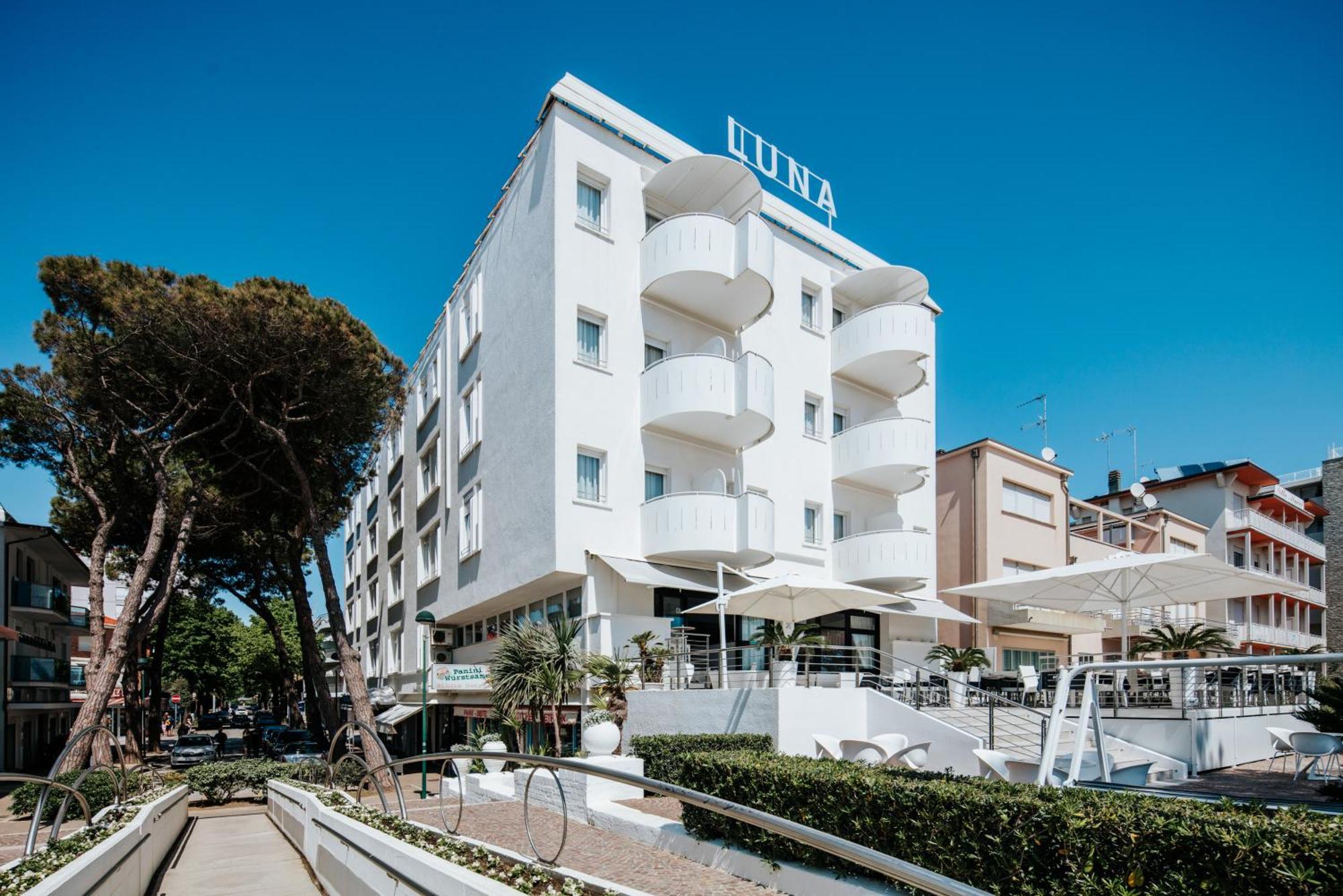 Hotel Luna Centrale Lignano Sabbiadoro Kültér fotó