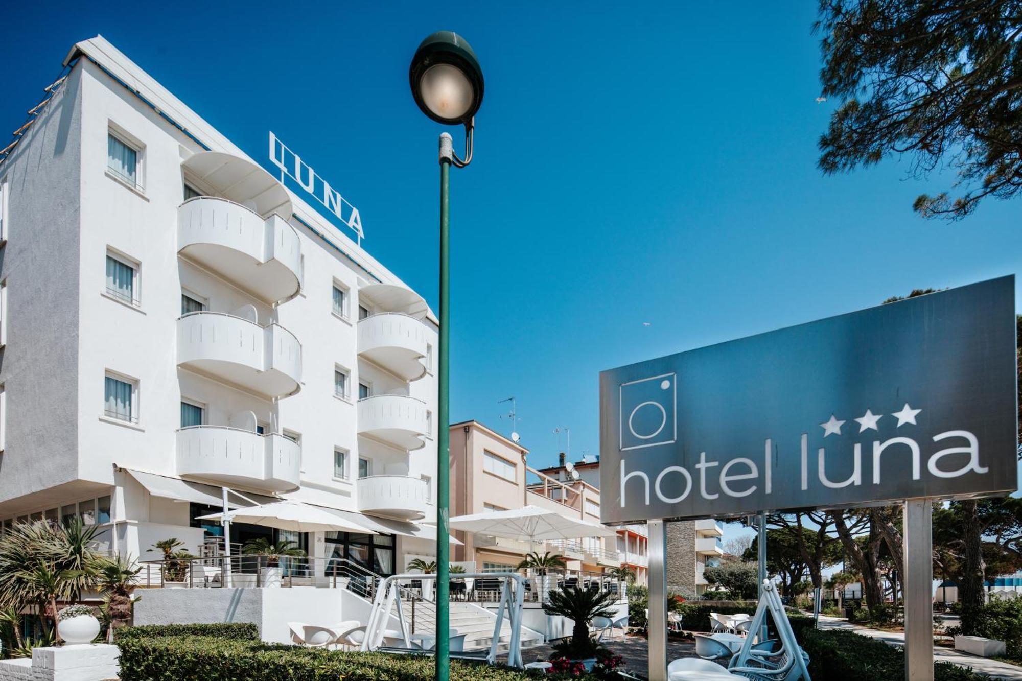 Hotel Luna Centrale Lignano Sabbiadoro Kültér fotó